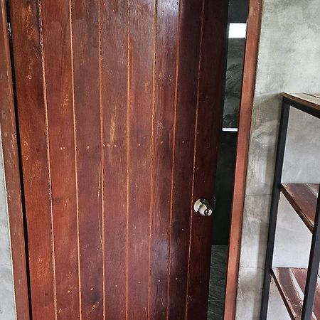Nipatra Homestay Bangkok Exterior photo