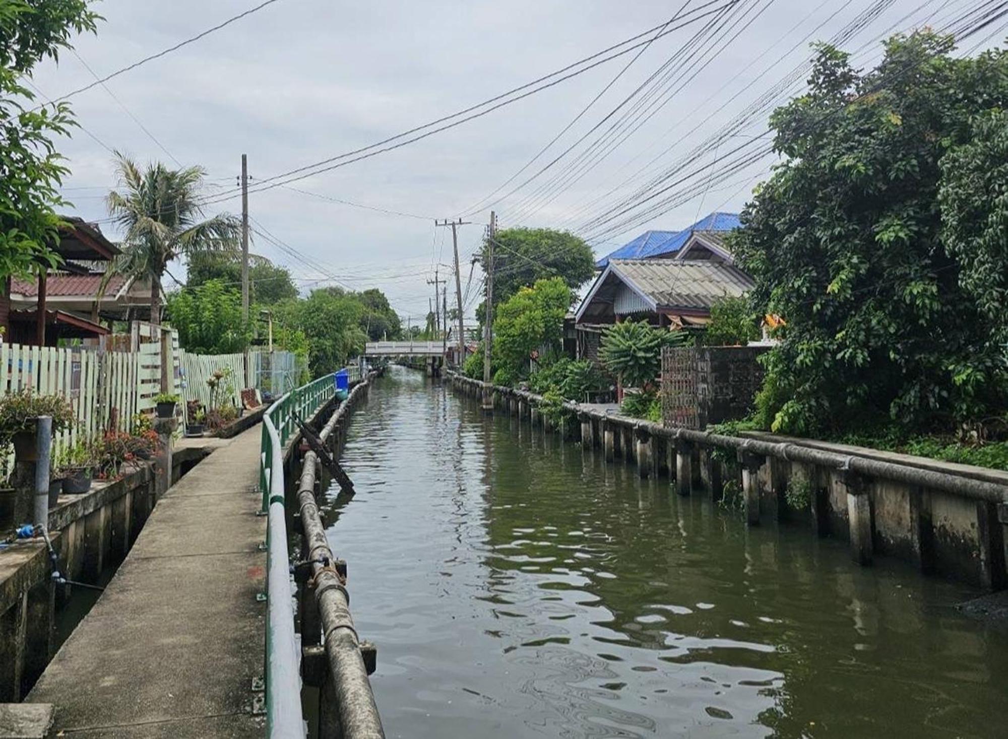 Nipatra Homestay Bangkok Exterior photo